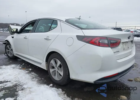 2015 Kia Optima Hybrid z USA, uszkodzony, nr VIN KNAGM4ADXF5077253